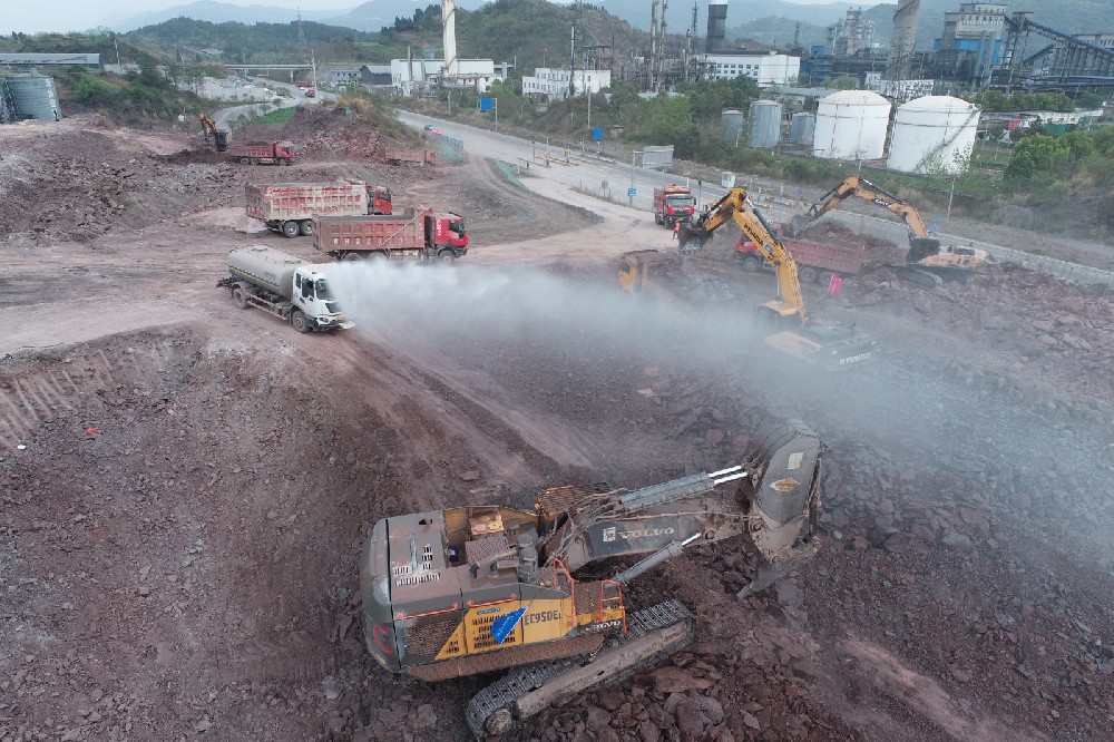 不停工、不斷檔，假期建設(shè)忙！