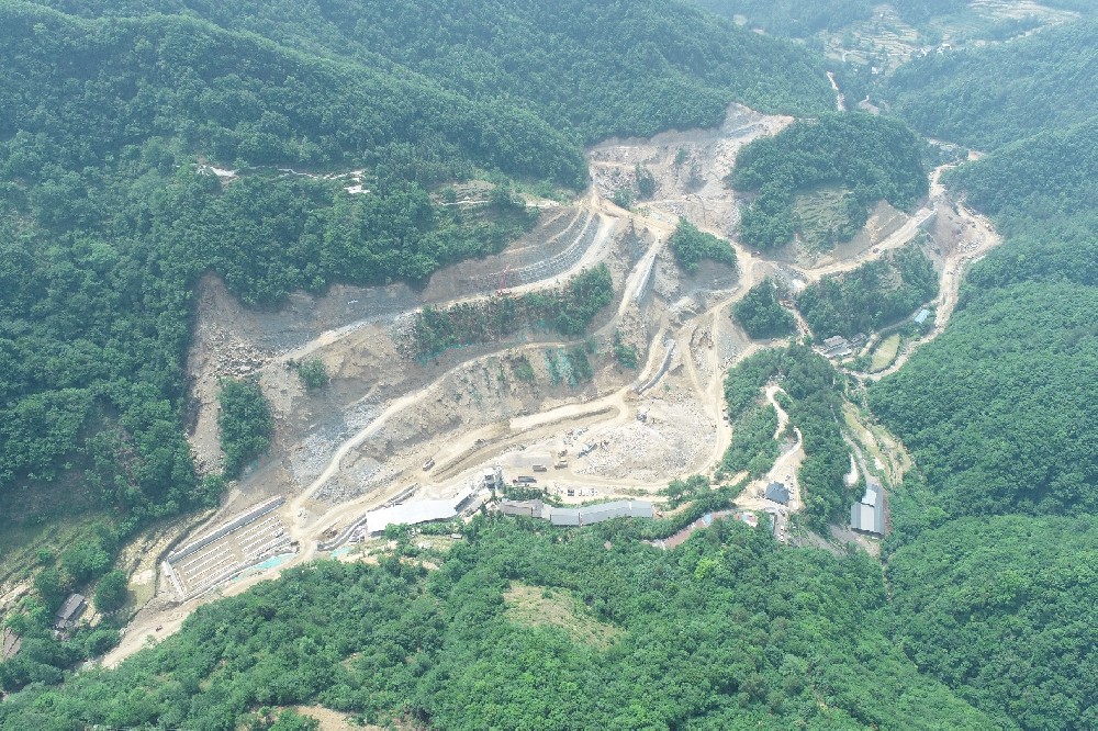 火力全開！下月路項(xiàng)目建設(shè)駛?cè)搿翱燔嚨馈?></a>
            </div>
            
            <div   id=